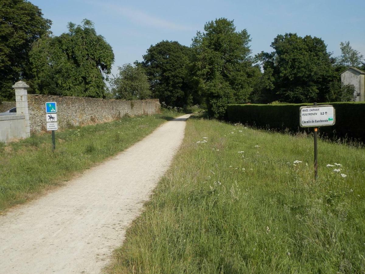 Vallee Des Ardoisieres Mael-Carhaix Exterior photo